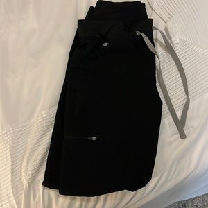 Figs Zamora joggers in black